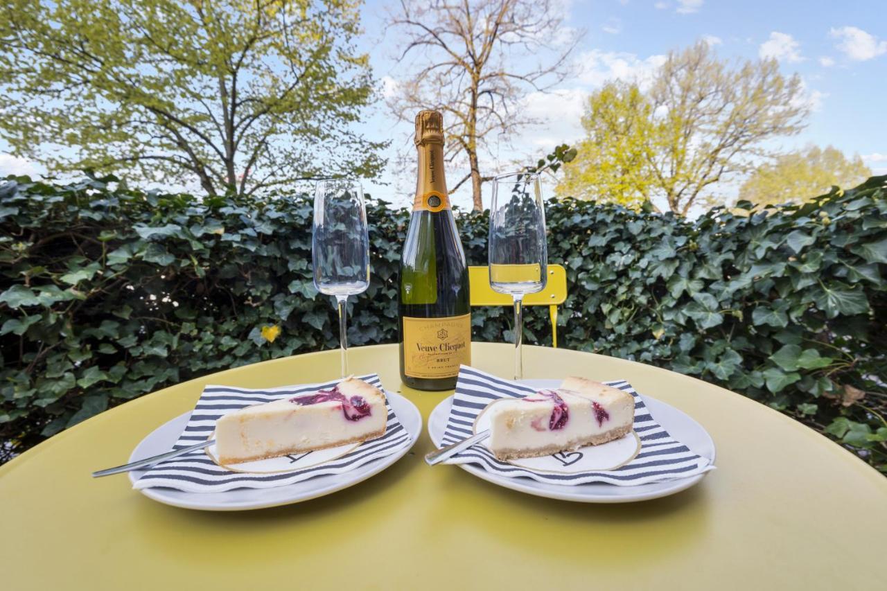 True Basel - Zentral I Terrasse Mit Rheinblick * Basel