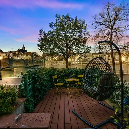 True Basel - Zentral I Terrasse Mit Rheinblick Exterior photo